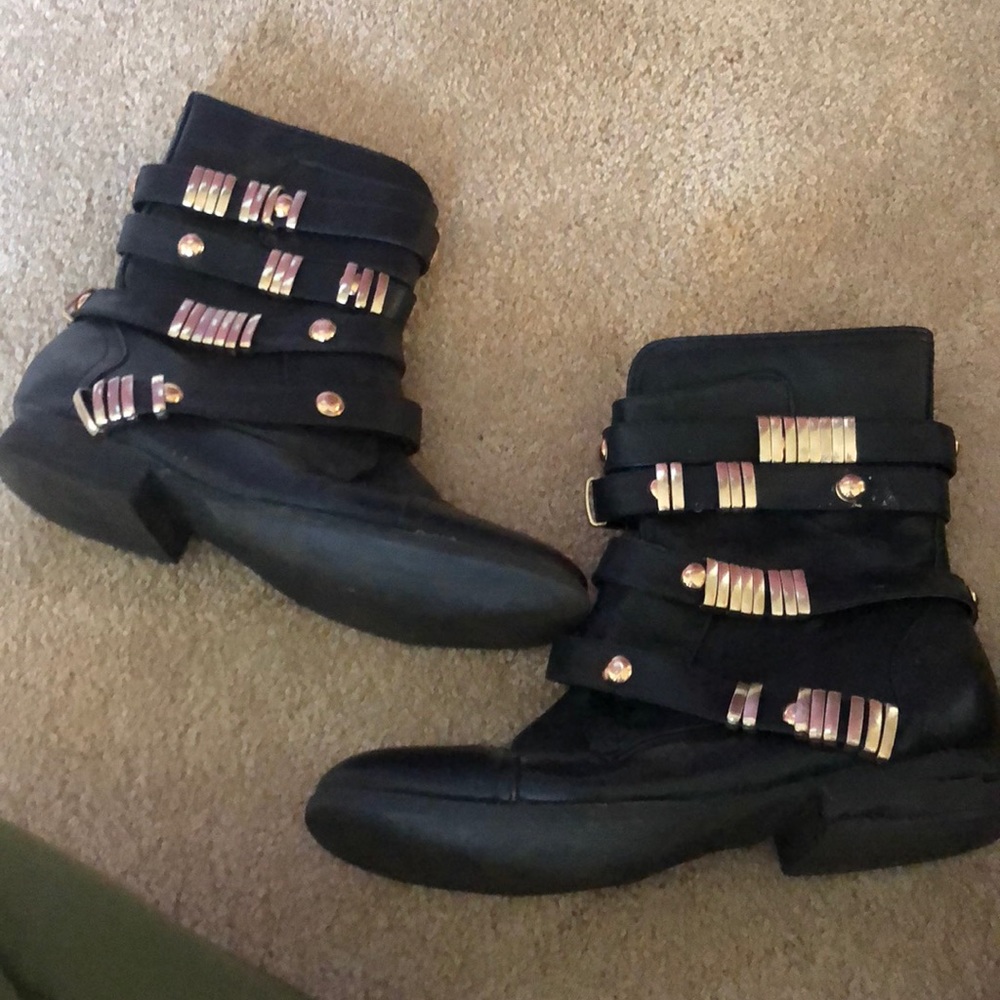 Combat boots